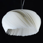 suspension lumineuse moderne plissée blanc doré salon chambre coucher