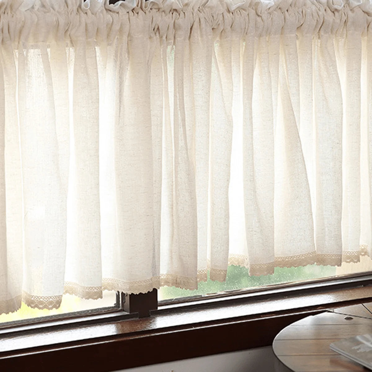 rideaux blanc cassé semi transparents rustique tissu texturé bordure dentelle fenêtre chambre salon japonais