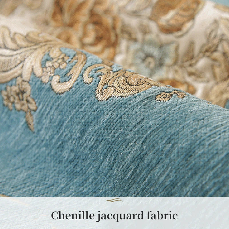 Motif floral élégant sur un tissu chenille jacquard aux tons bleu et beige, créant une texture luxueuse et raffinée.