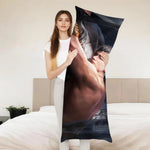 housse coussin allongée imprimé homme musclé noir gris moderne illustratif double face