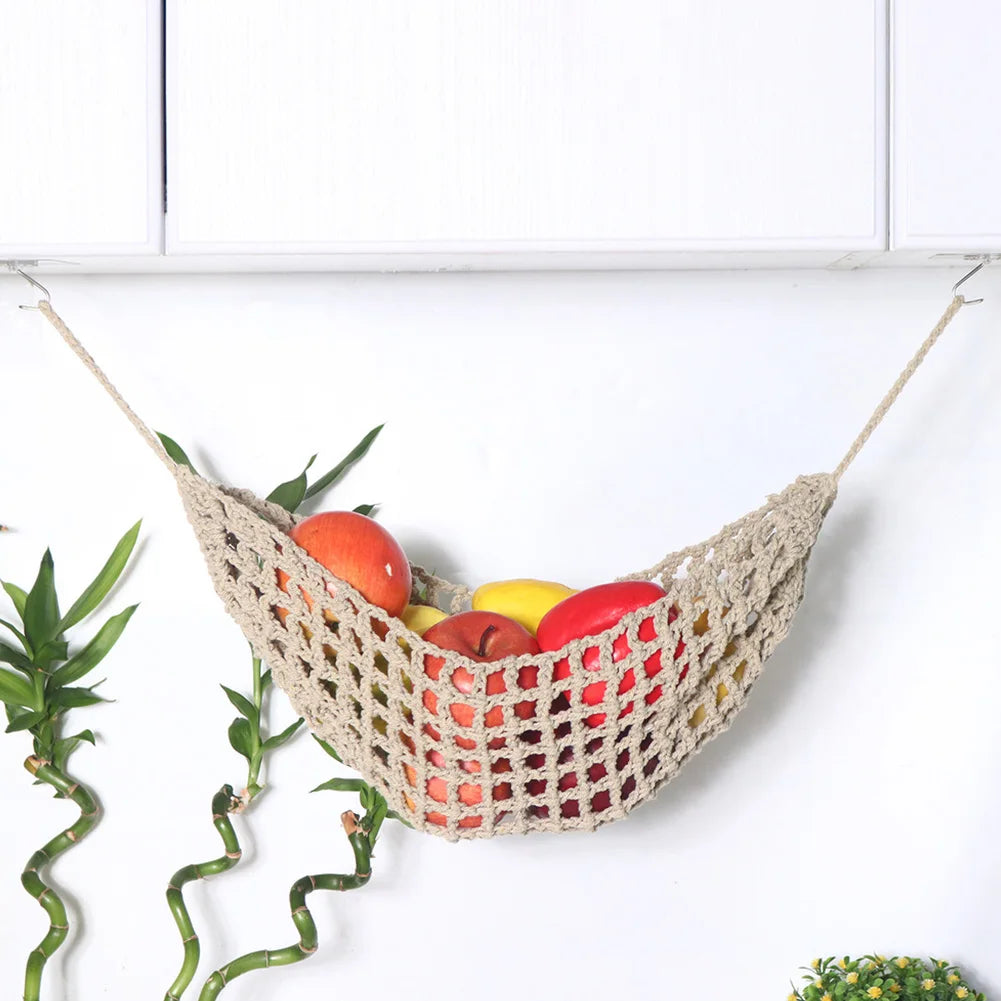 panier suspendu tressé fruits légumes beige clair rouge jaune vert semi transparent rustique bohème