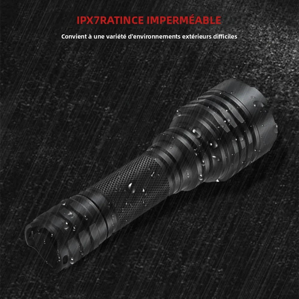 lampe torche noire led intense résistante camping randonnée moderne robuste aluminium texturée anti rayures