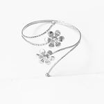 anneaux fenêtre or argent fleurs stylisées modernes élégants anneaux métalliques fixations brillantes contemporain
