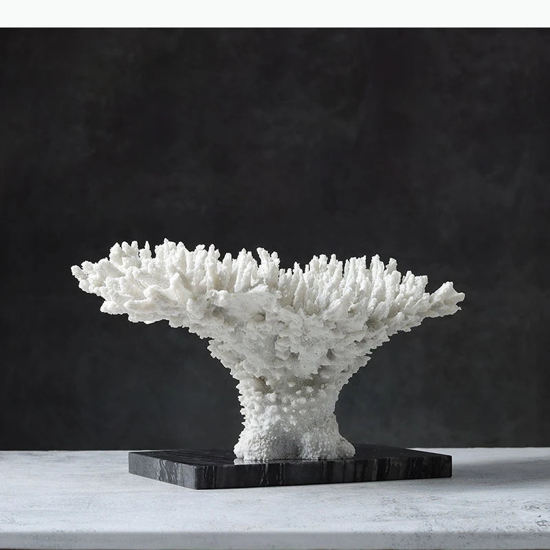 sculpture décorative corail blanc noir texture naturelle décorative sculptural base pierre noire moderne