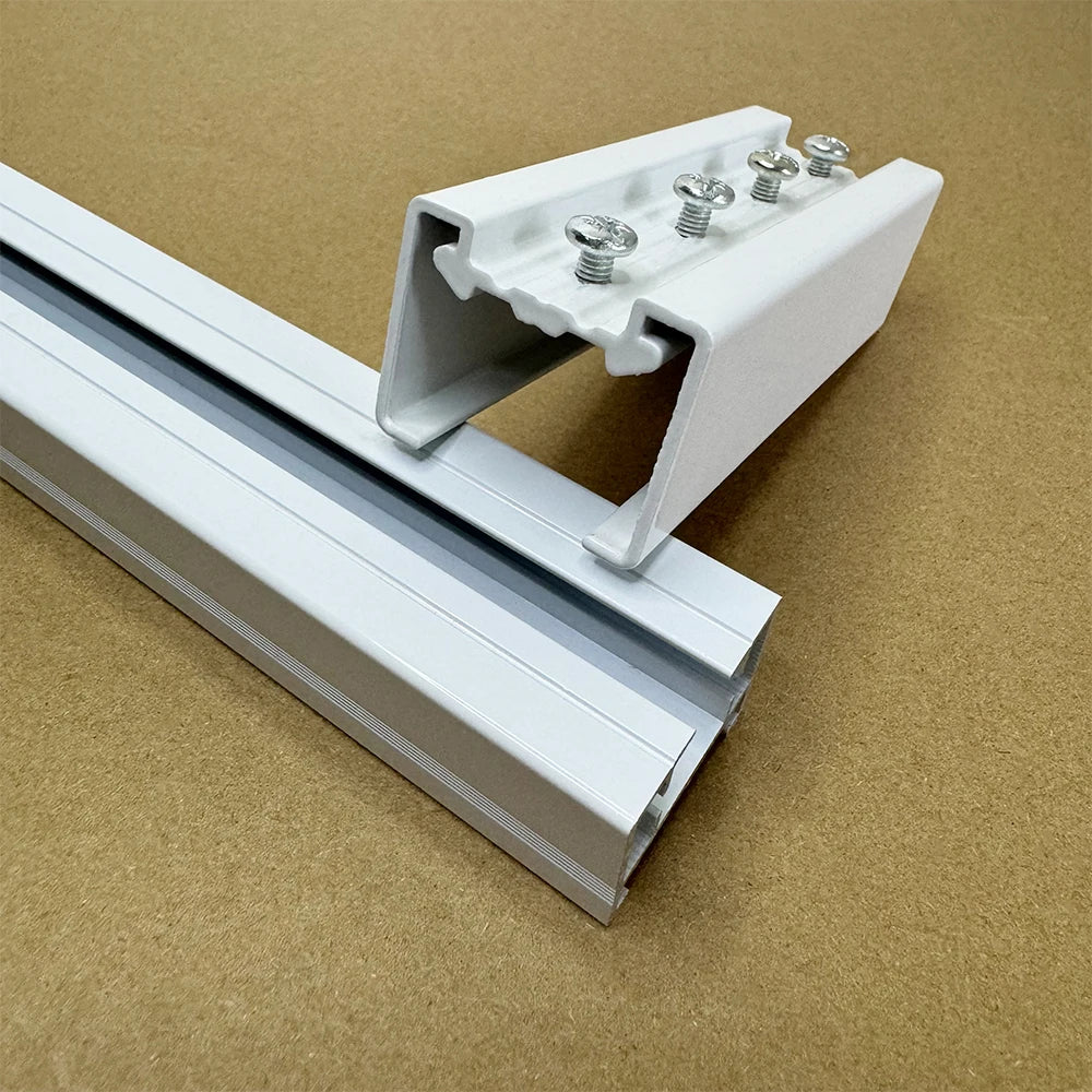 rail suspension électrique blanc moderne vis fixations accessoires rideau motorisé joint lisse opaques