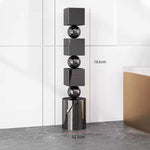 colonne decorative moderne argentee brillante grande dimension salle minimaliste deco intérieure