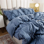 Détail de la housse de couette en polyester blanc
