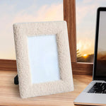 cadre photo moderne minimaliste bois peluche rose beige clair blanc cassé