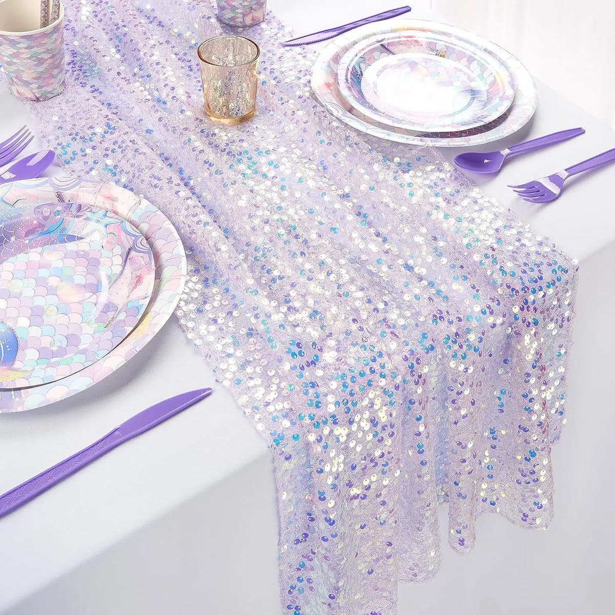 nappe festive séquins irisés transparent violet rose turquoise blanc anniversaire décoration scintillante assiettes gobelets
