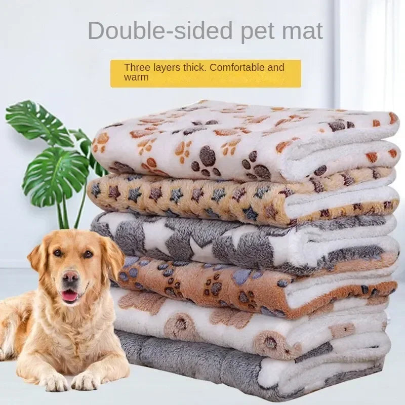 tapis doux confortable chiens chats bleu clair beige gris rose blanc marron imprimé pattes