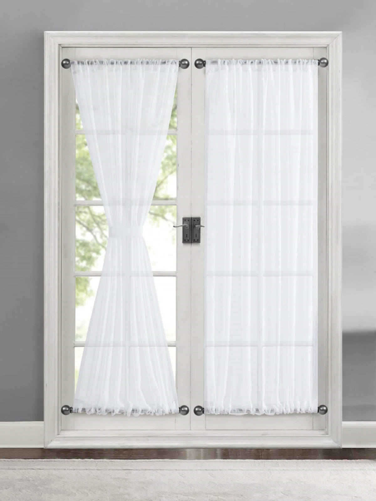 rideau blanc tissé verticalement plissé translucide classique porte d'entrée intérieur maison