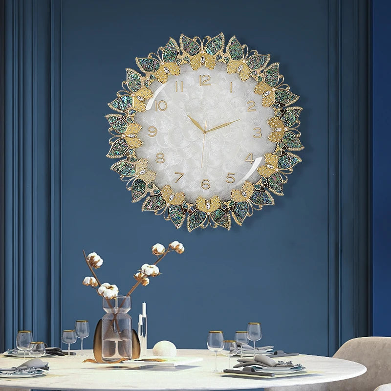 horloge murale blanche dorée motif feuilles vertes classique fixation support mural decoration moderne tendance