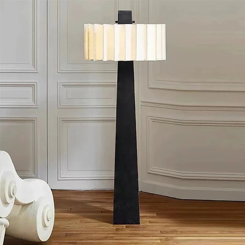 lampe table moderne noire blanche diffuseur tissu rayures horizontales