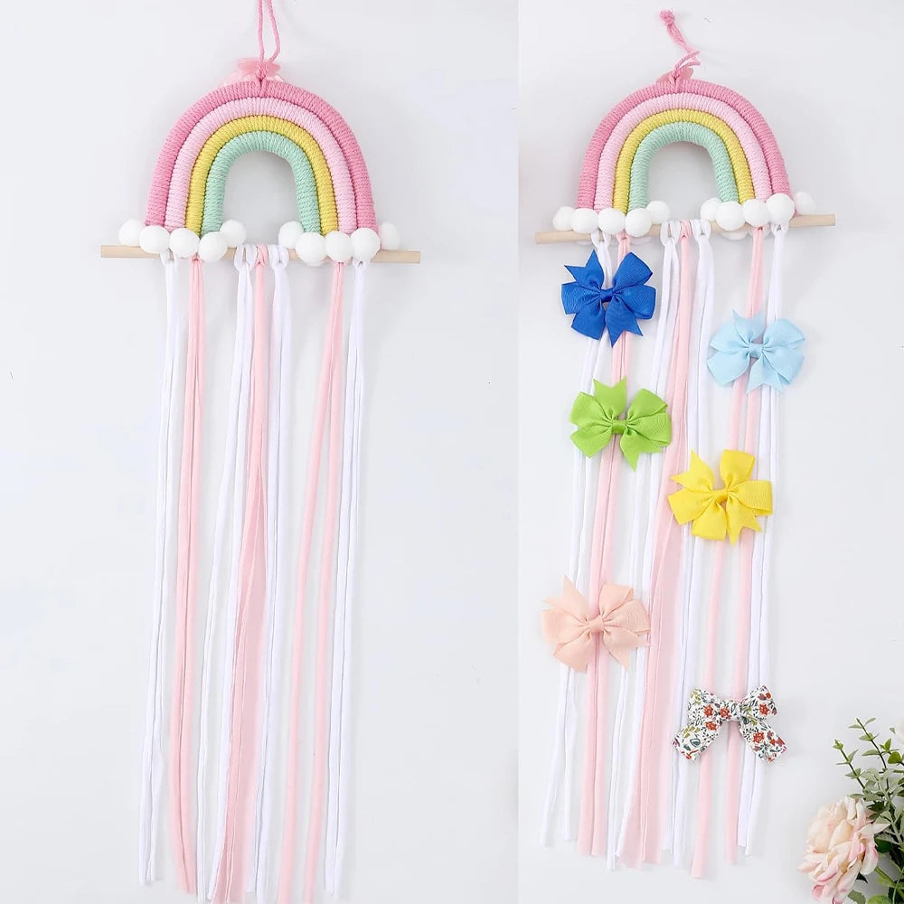 décoration murale arc ciel tissé rubans pompons blancs rose jaune verte blanche enfant chambre
