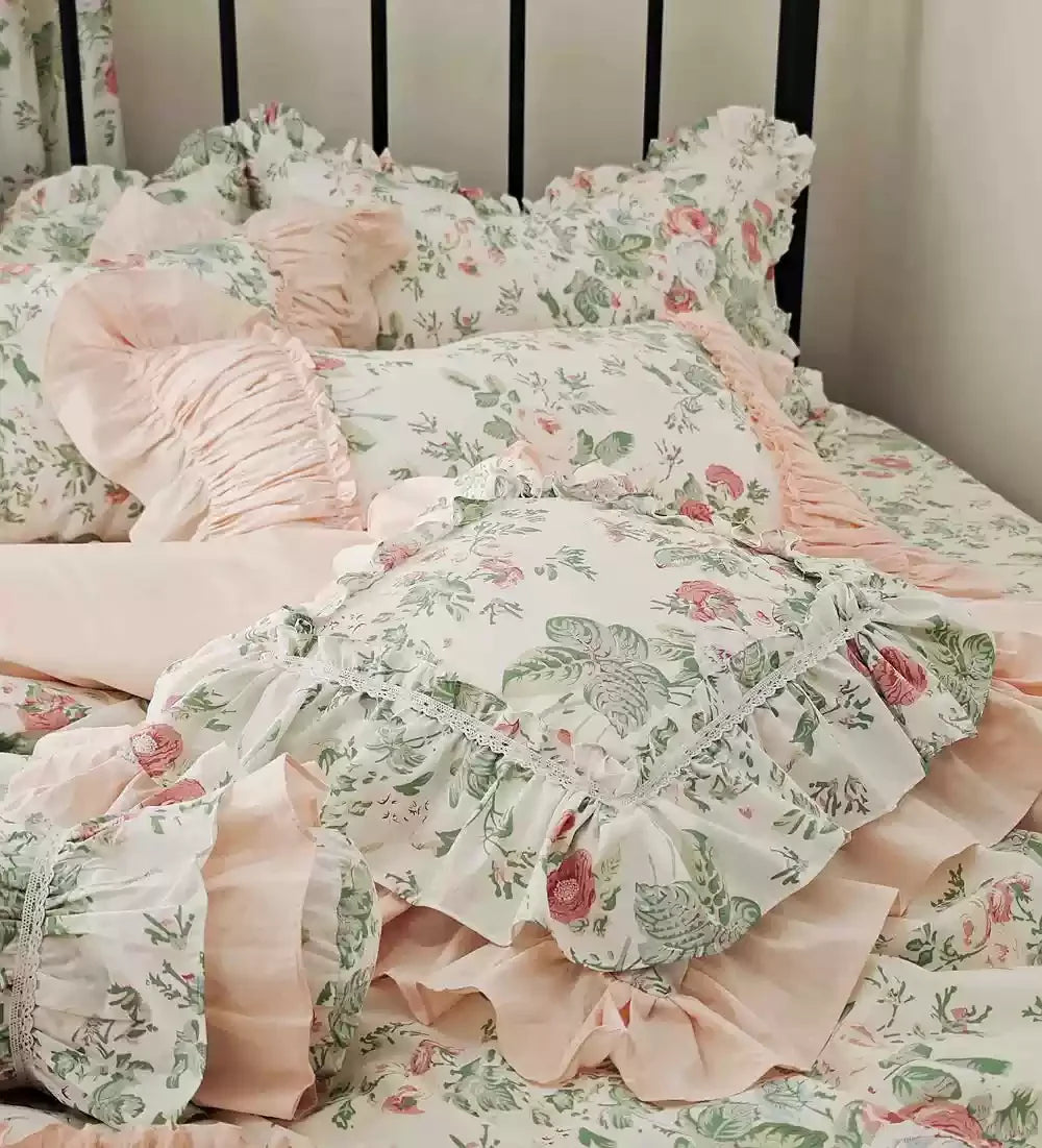 housses coussin fleur rose feuilles vertes vintage romantique opalescent adhésif rubans blancs coton carré