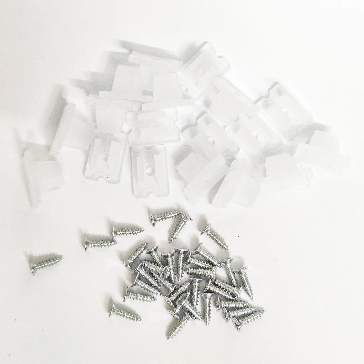 clips fixation blancs rectangulaires perforations pratique utilitaire vis 5v 12v 24v led strip montages