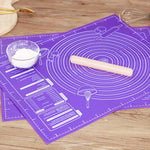 tapis pâtisserie violet blanc dessins pâte sucre rouleaux pratique deco