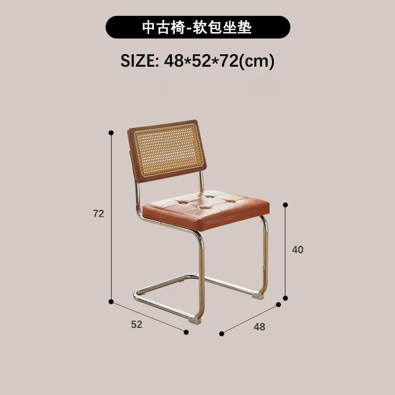 table manger rectangulaire bois foncé chaises osier tressé bancs assortis meuble bas vitré déco