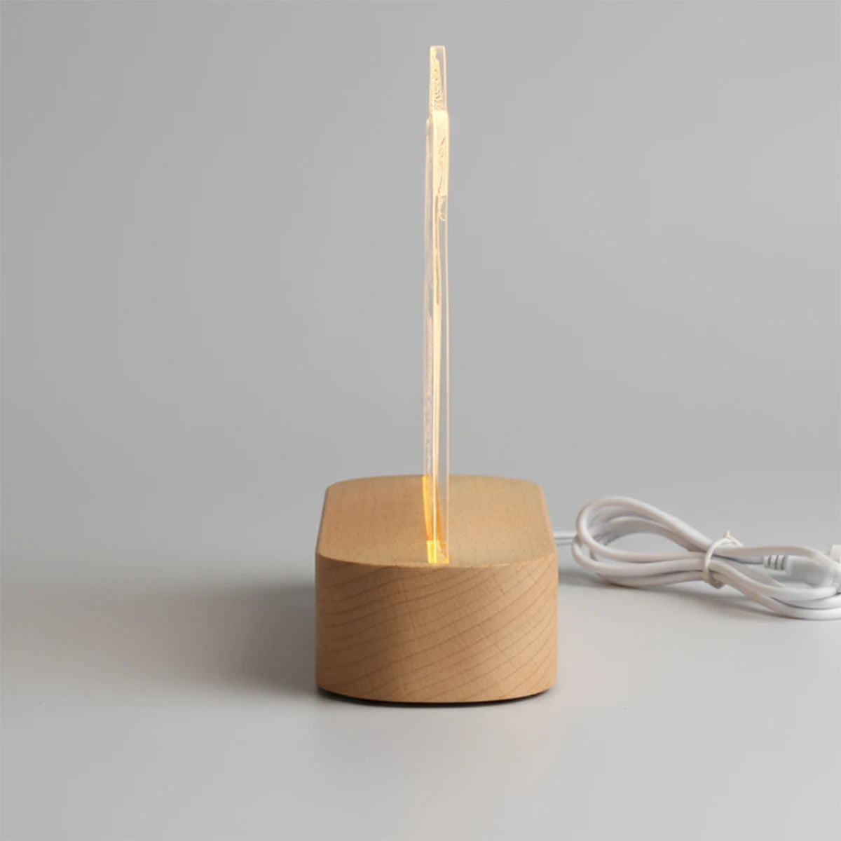 veilleuse lampe poser bois naturel dessin deux personnes fleurs gravure moderne minimaliste câble alimentation