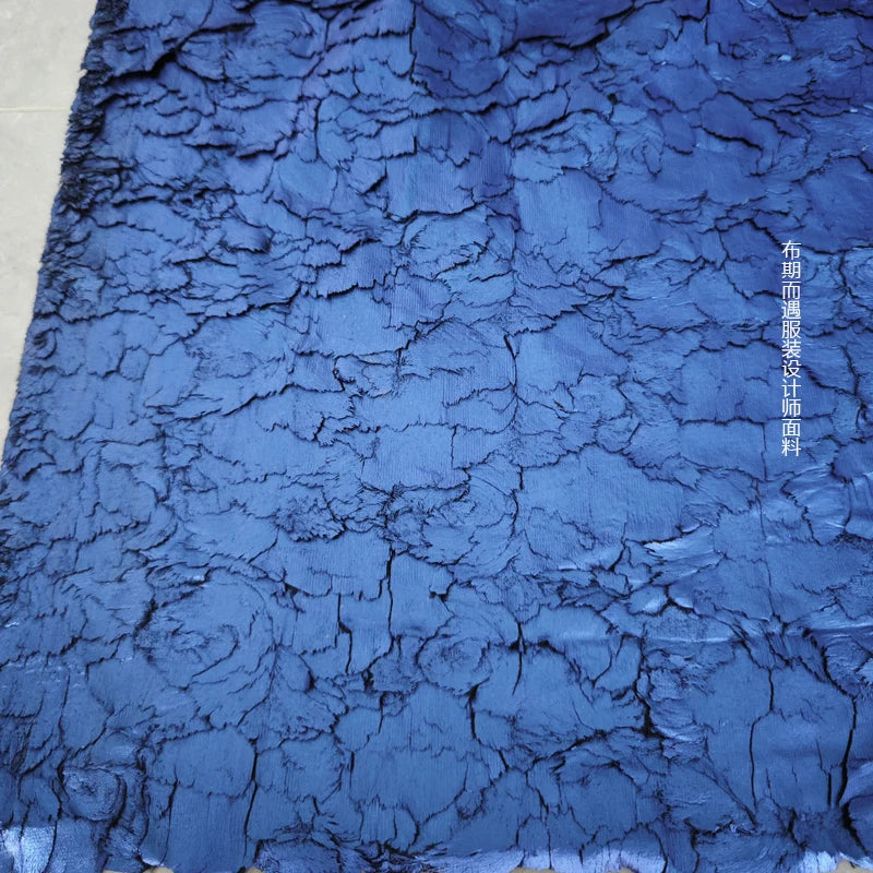 tissu polyester protection uv bleu noir texturé craquelé plissé abstrait matériaux bricolage respectueux environnement