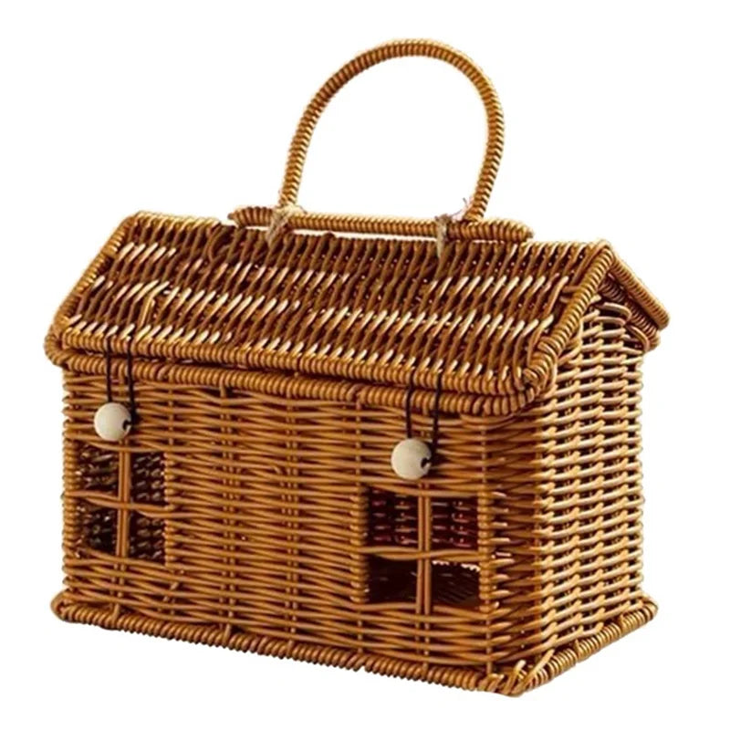 panier tressé forme maisonnette marron clair fenêtres ouvertes rustique anse transport éléments décor
