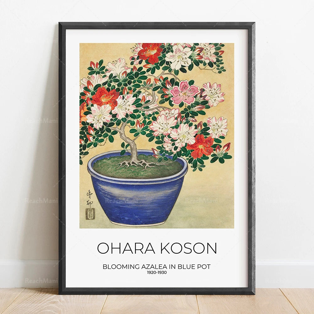 Une magnifique illustration d'un azalée en fleurs dans un pot bleu, créée par l'artiste japonais Ohara Koson au début du 20e siècle.