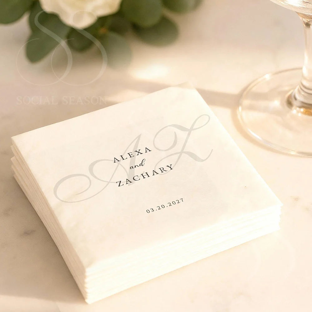 serviettes papier blancs monogrammes personnalisables classiques cocktail mariage initiales datespaqueantes