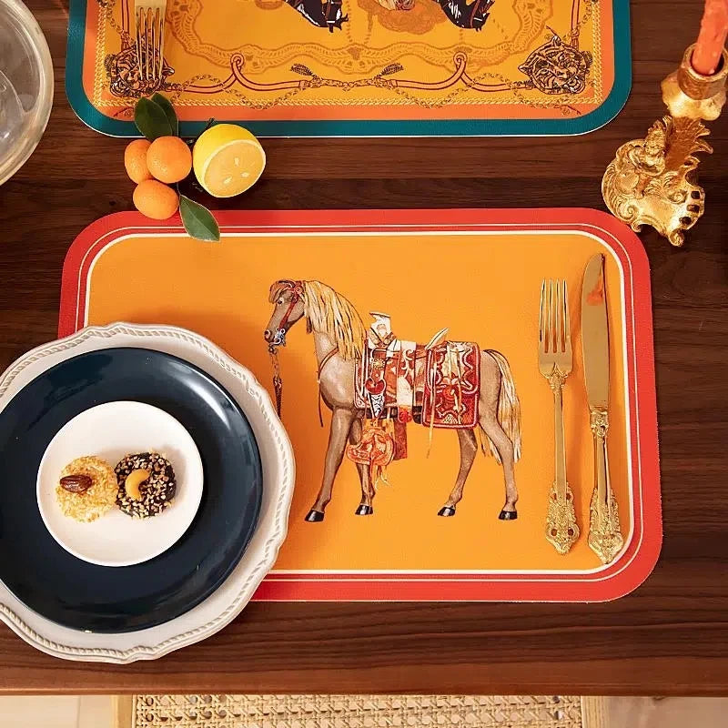 tapis table vintage illustration chevaux ornements dorés bordures géométriques orange bleu vert