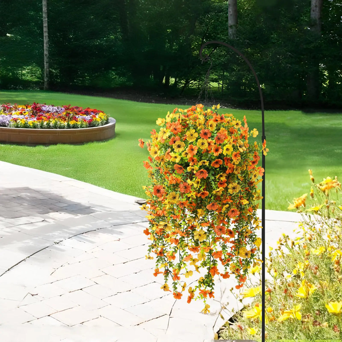 plantes artificielles suspendues fleurs orange jaune vert feuilles vertes moderne extérieur intérieur décoration maison