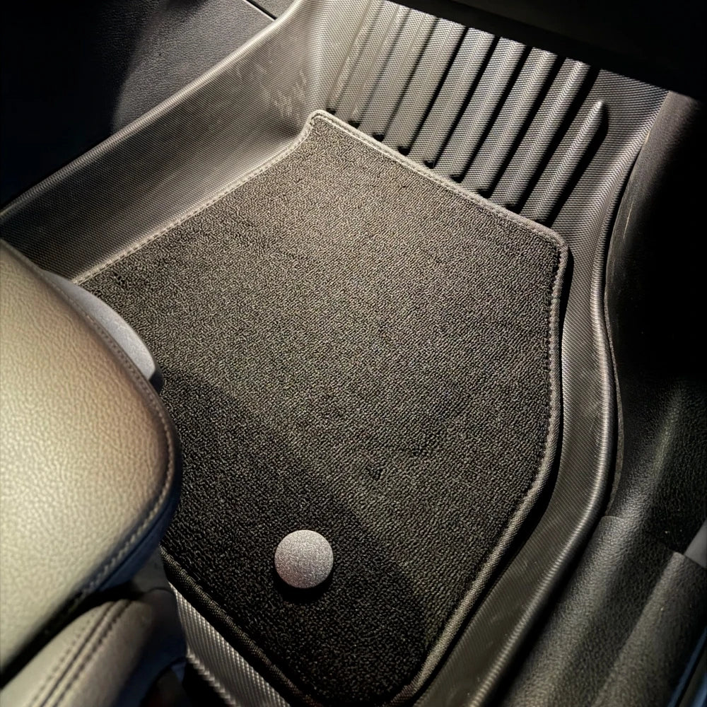 tapis sol voiture noir rayures horizontales moderne adhésif 4pièces avant 1coffre toutes saisons imperméable