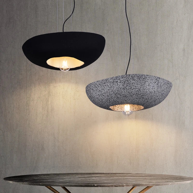 Suspension lumineuse moderne noir gris grains ciment opacité câble suspendu salon chambre