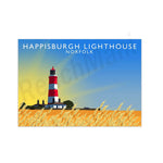 Le phare de Happisburgh, situé dans le comté de Norfolk, se détache contre un ciel bleu et un champ doré, offrant une scène pittoresque.