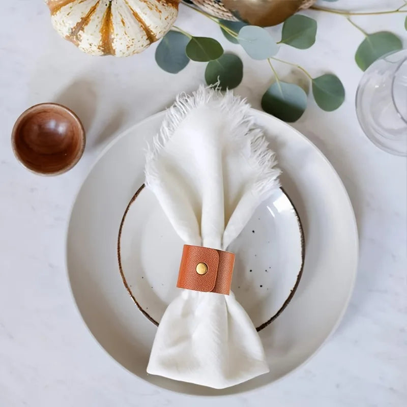anneaux serviettes cuir vintage beige marron clair toile lin opacité set table fête mariage