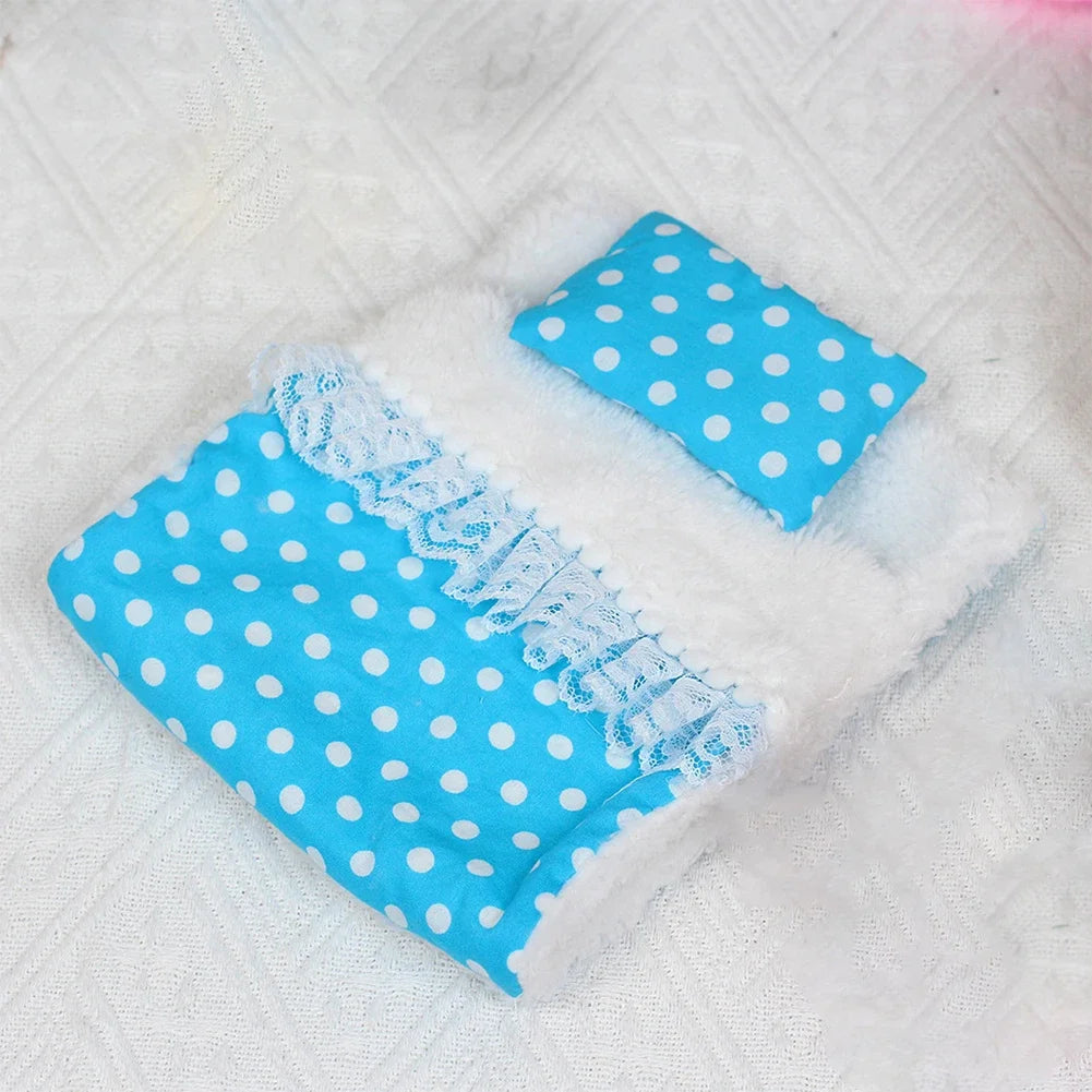 draps lits miniatures oreillers figurines animaux motifs floraux mignon meubles chambre enfants