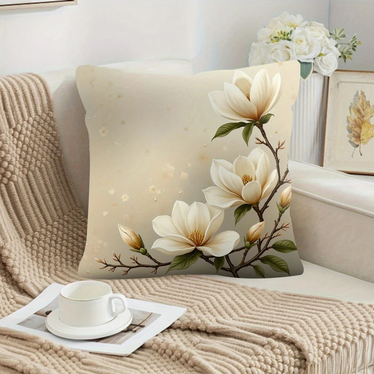housse coussin carré motif floral fleurs blanches feuilles vertes bohème 100 polyester beige clair