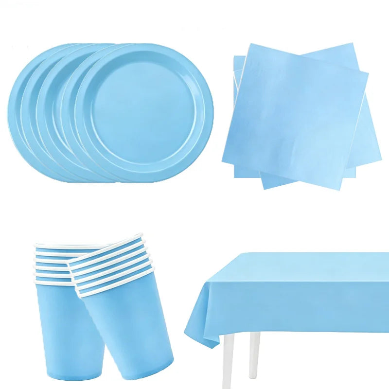 assiettes jetables bleu clair gobelets serviettes nappe table fête mariage anniversaire baptême