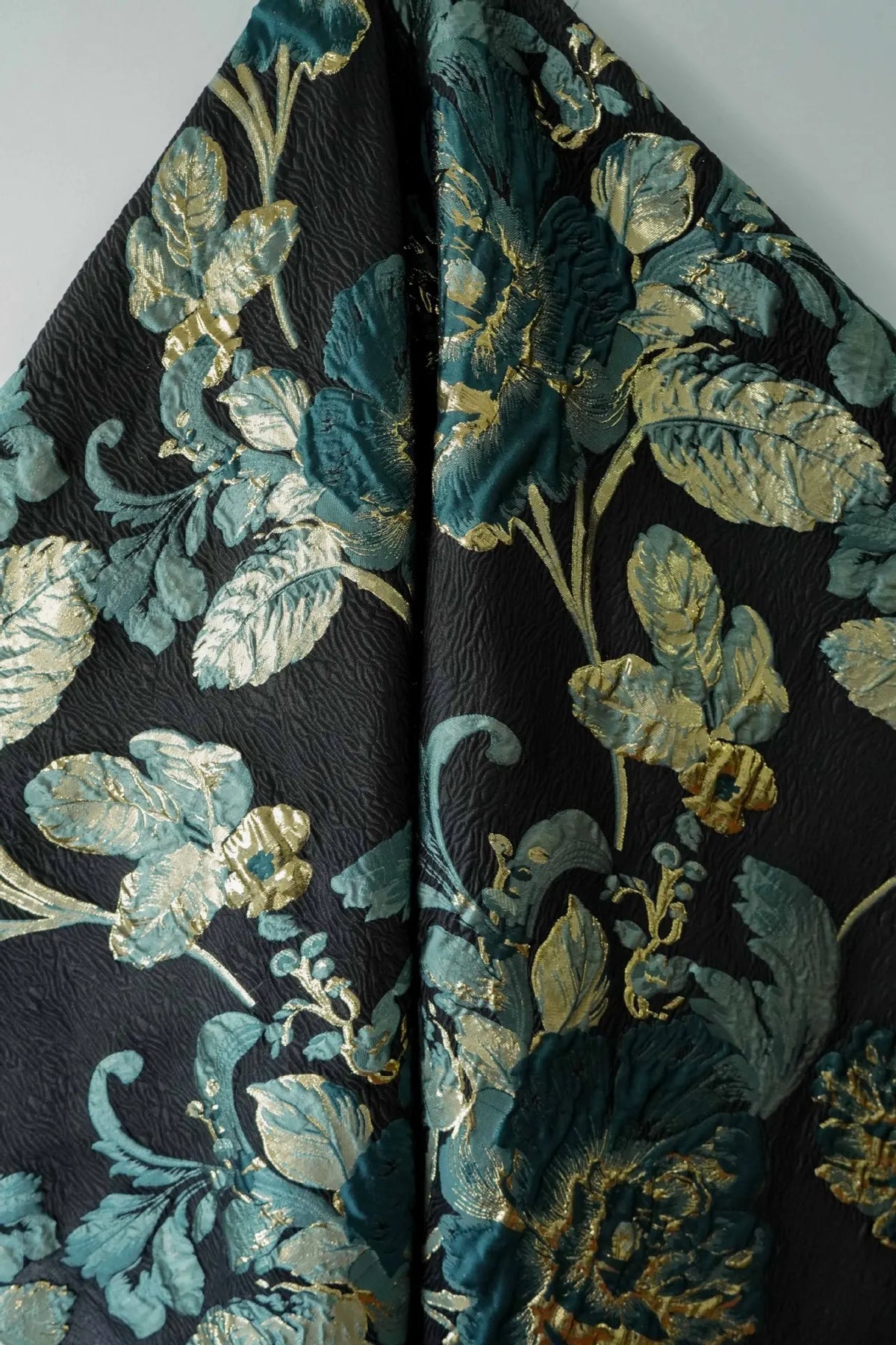tissu imprimé floral brodé noir élégant polyester largeur 140cm classique tissu jacquard fil teint