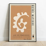 Affiche vintage d'exposition d'art à Aix-en-Provence au Pavillon de Vendôme, conçue par Henri Matisse, présentant une illustration géométrique abstraite en teintes de beige.
