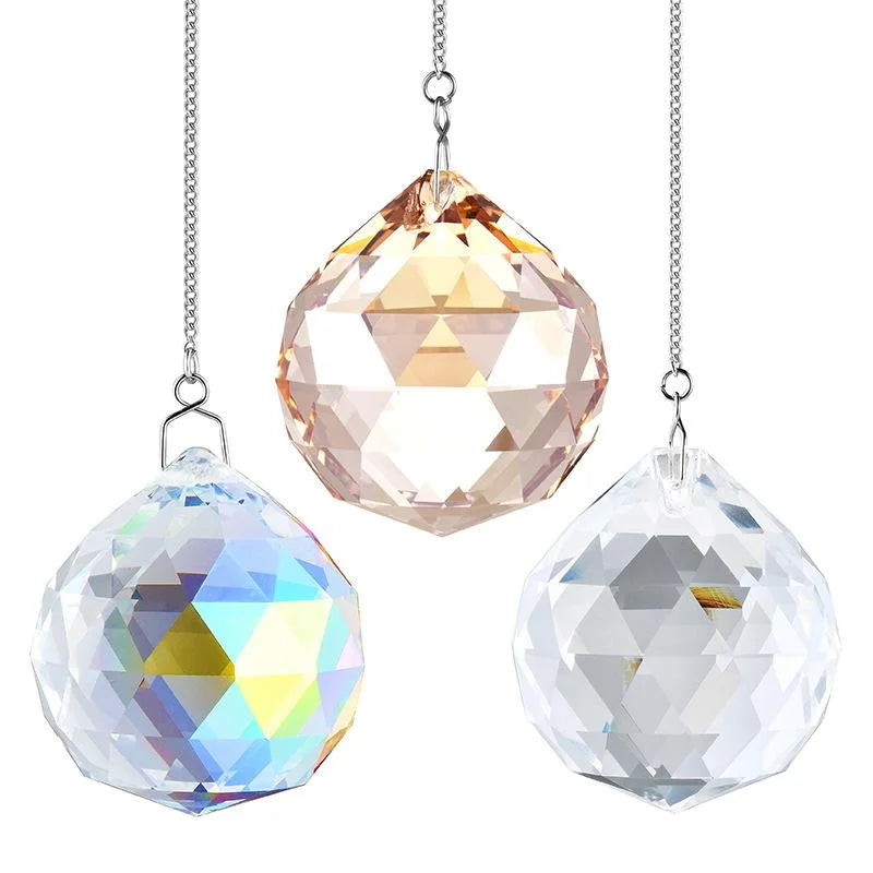 décoration extérieure boule cristal transparente dorée chaîne métallique cloche verre facettée moderne atrape soleil