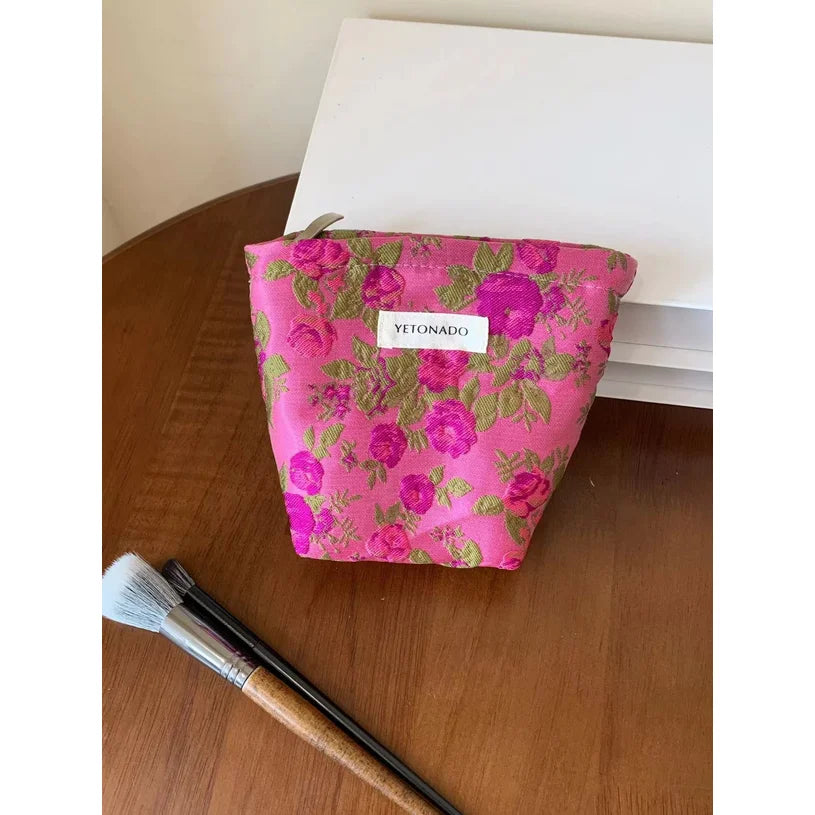 Sac cosmétique toile motif fleurs rose feuilles vertes moderne élégant fermeture glissière dorée rose