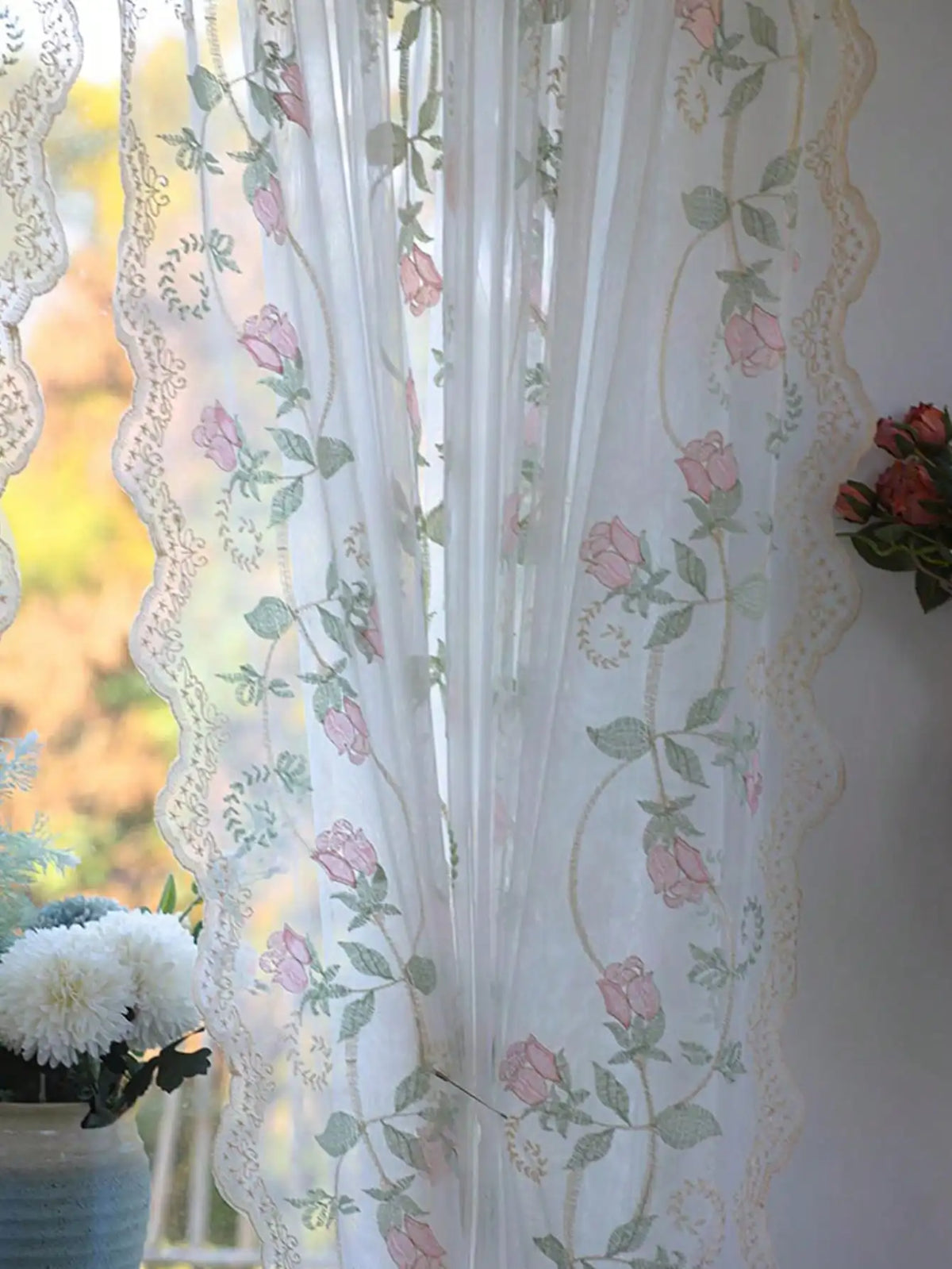 rideau floral transparent romantique blanc rose vert dentelle echangement daillets balcon chambre