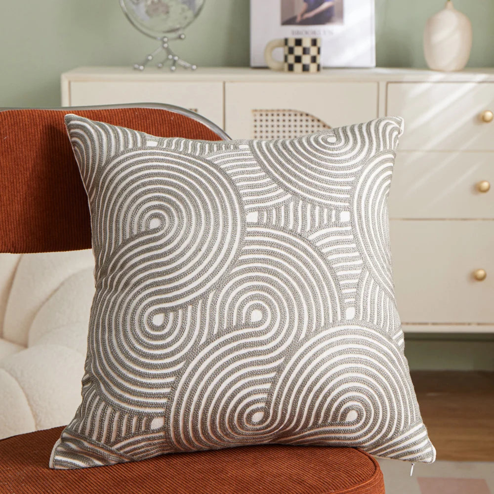 housse coussin carré brodé feuilles stylisées moderne coton polyester beige vert jaune rose fermeture