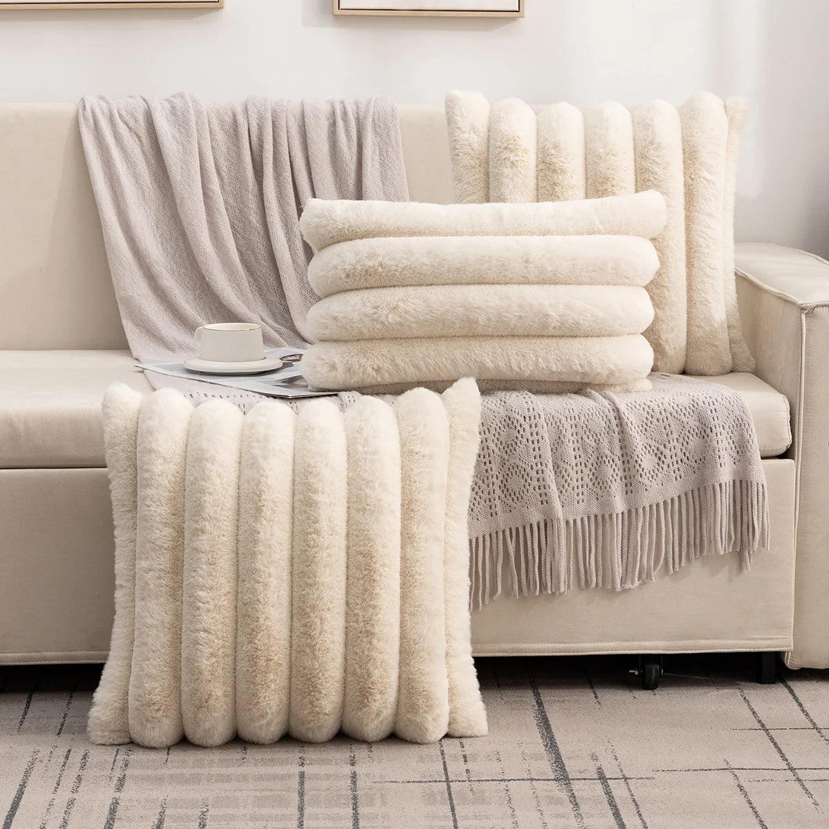 coussin peluche rayures horizontales moderne beige fixé lit décoration voiture