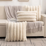 coussin peluche rayures horizontales moderne beige fixé lit décoration voiture