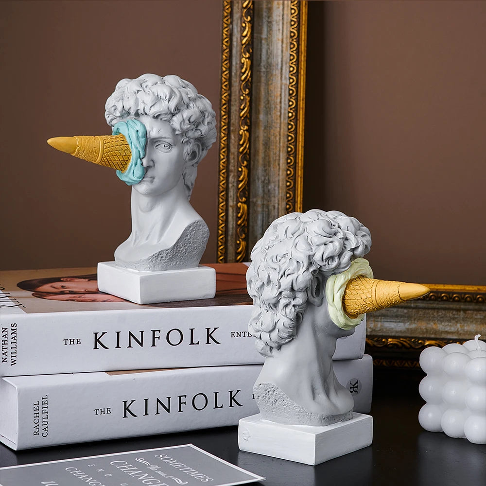 statue david buste résine glace cône contemporain humoristique cheveux texturés socle blanc