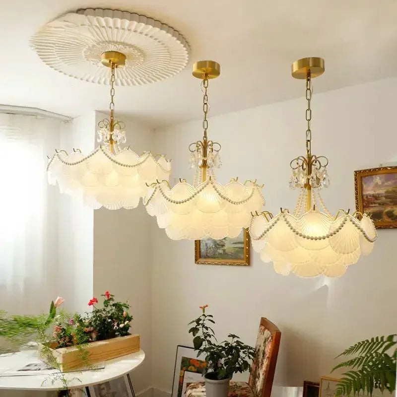 lampe suspendue blanc doré éventails classique vintage chaîne certifications sécuritéfluxlumineuxfaible
