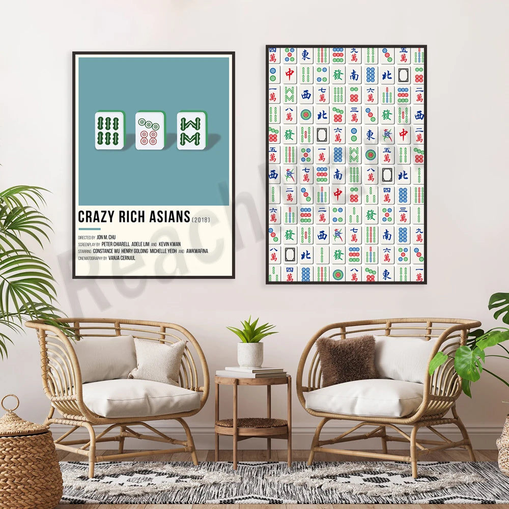 Deux affiches de film encadrées accrochées sur un mur, entourées de meubles de style bambou avec des plantes et des accessoires décoratifs, créant une ambiance asiatique élégante.