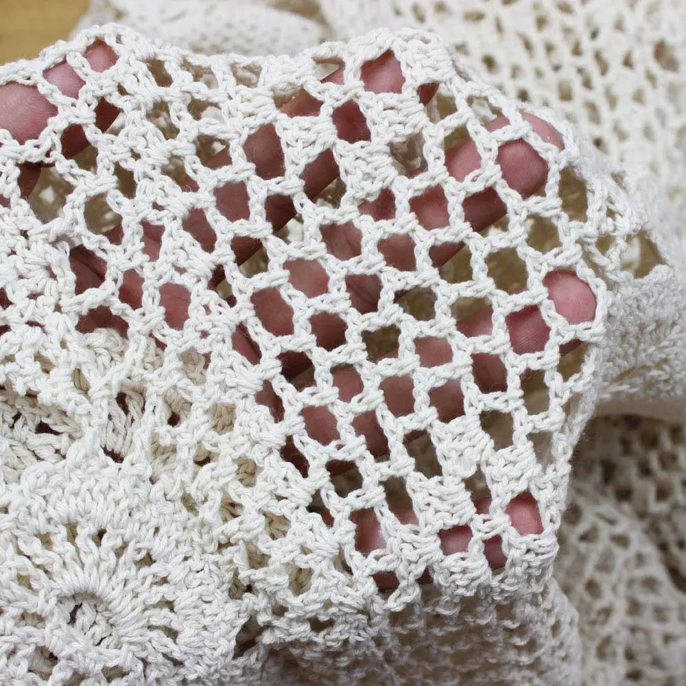 nappe dentelle fleur coton blanc cassé motif floral texture ajourée vintage rustique 140cm farmhouse