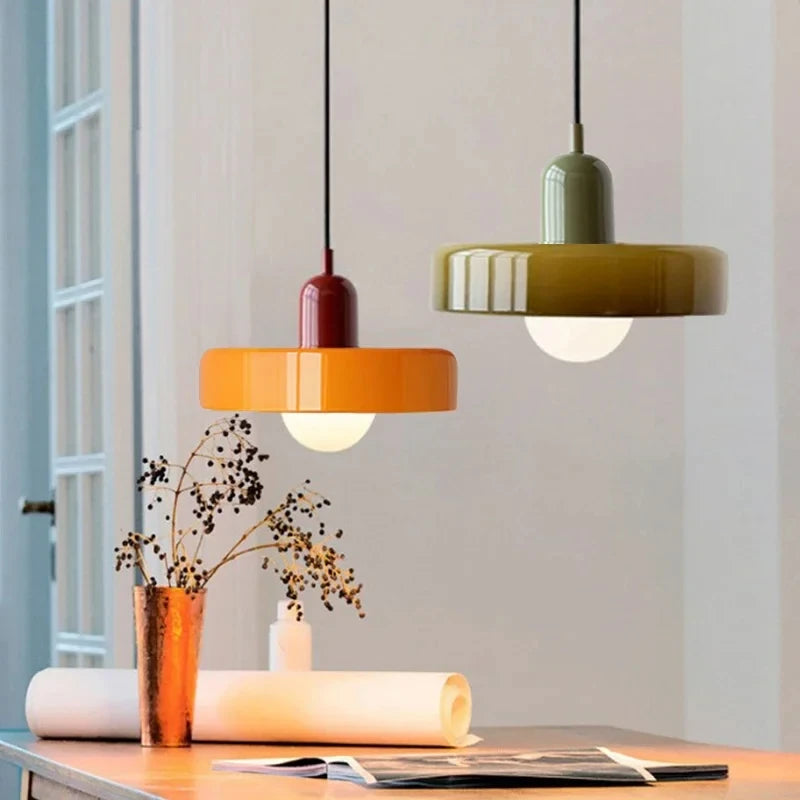 lumière suspendue moderne verre opaque ajouré rouge vin blanc orange jaune vert câble noir