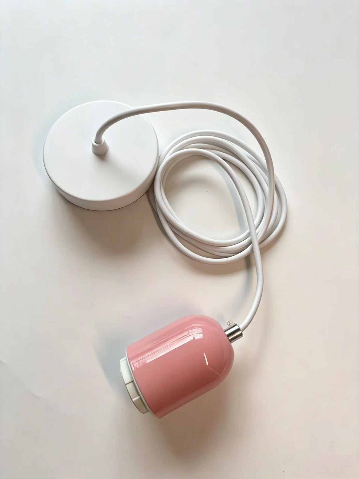 support ampoule suspendu moderne vert rose rouge jaune beige fer câble socle e27 unique